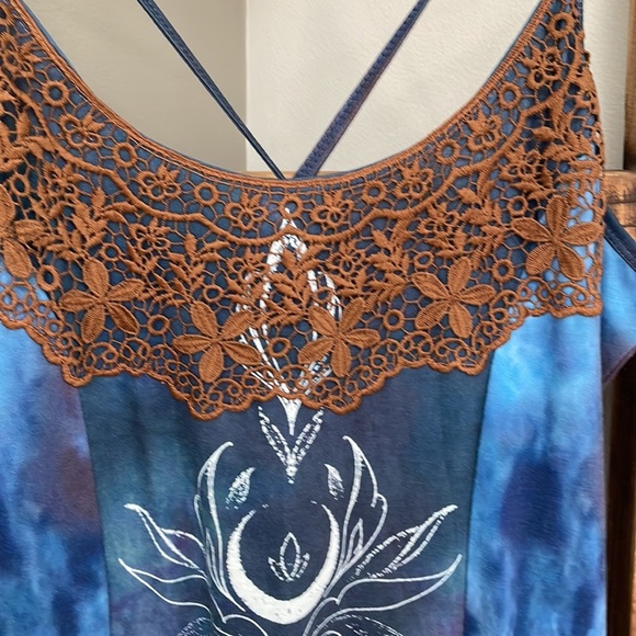 Super cute cosmic maxi!!! Looks like a chandelier in front!!! - Picture 4 of 7